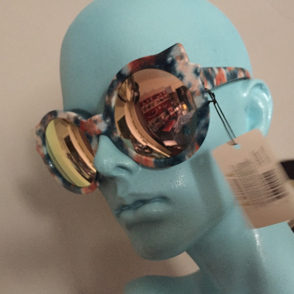 NWT mirrored sunglasses
